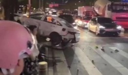 深圳交通事故最新爆料,多车连环相撞，现场情况紧急！